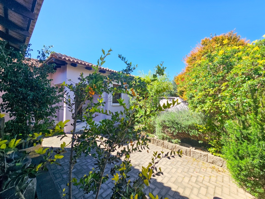 2 Bedroom Property for Sale in Whale Rock Gardens Western Cape